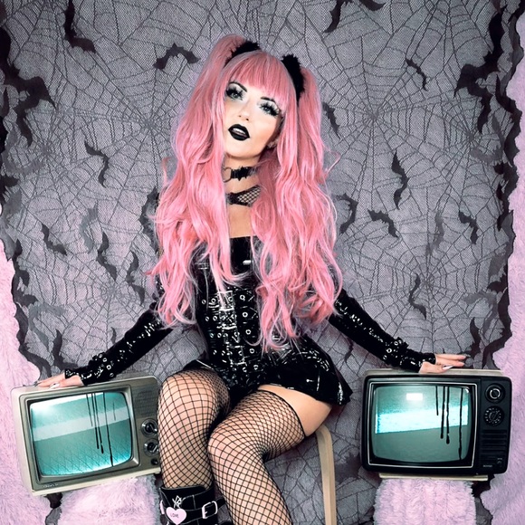 🔥MEET YOUR POSHER🔥 - Picture 11 of 12